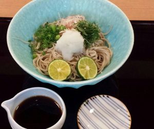 手打ちの「すだち蕎麦」